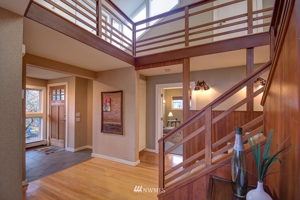 9833 45th Avenue Southwest Seattle, WA 98136 - Photo 6 of 18 Gallery Image 6