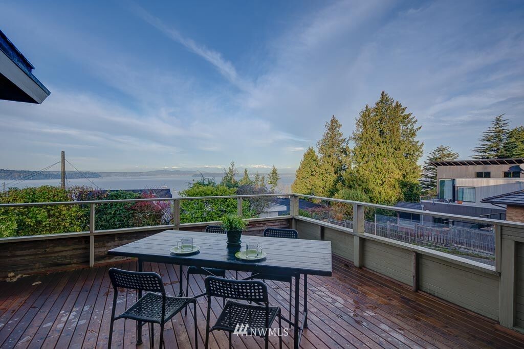 9833 45th Avenue Southwest Seattle, WA 98136 - Photo 10 of 18 Gallery Image 10