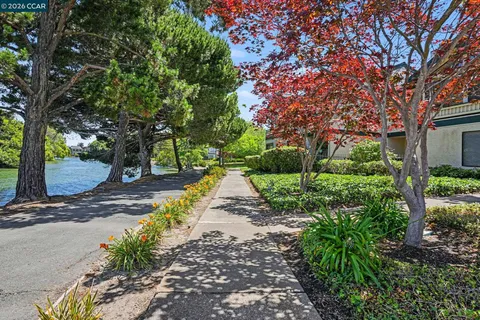 $1,149,000 | 210 Carob Lane, Alameda, CA 94502