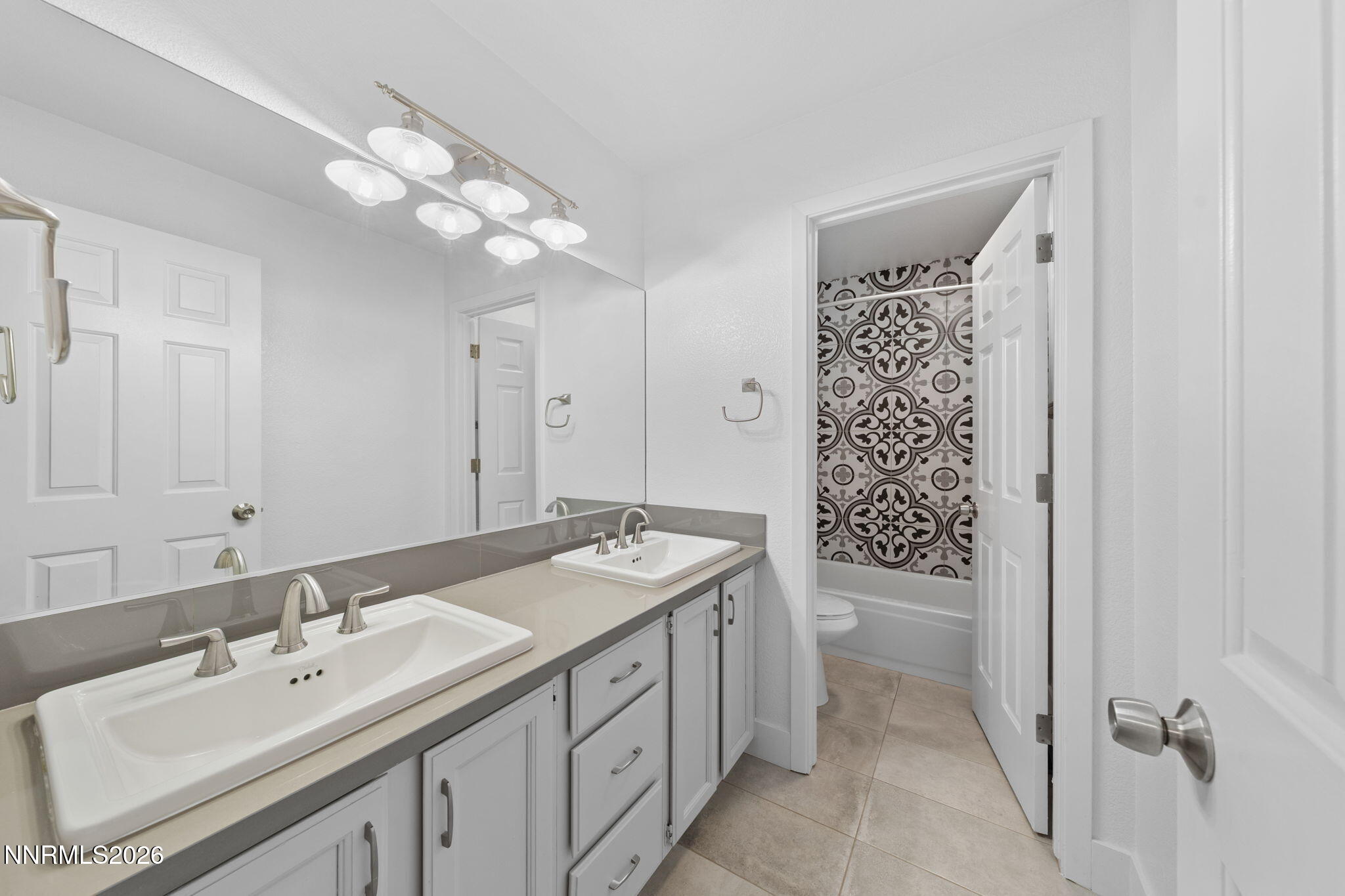 260 Meadow Brook Drive Reno, NV 89519 - Photo 38 of 55 46-web-or-mls-A7V04657