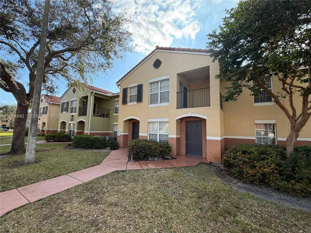 $1,900 | 10354 Fox Trail Road South, Unit 1506, Royal Palm Beach, FL 33411