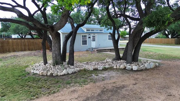 $120,000 | 420 King Street, Eden, TX 76837
