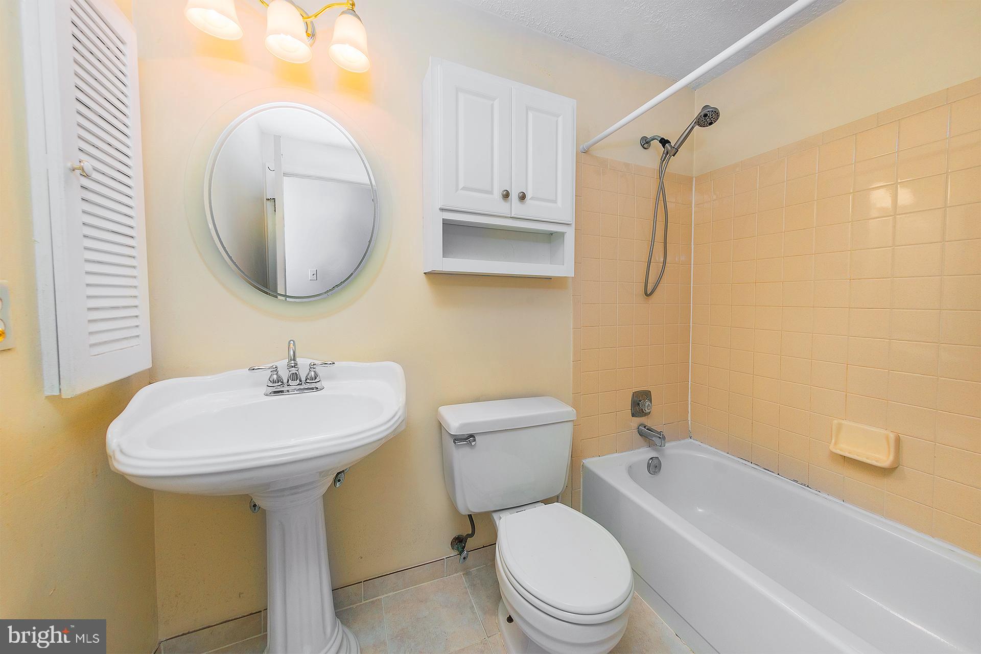 9438 Northgate Road Laurel, MD 20723 - Photo 23 of 40 Hallway bathroom