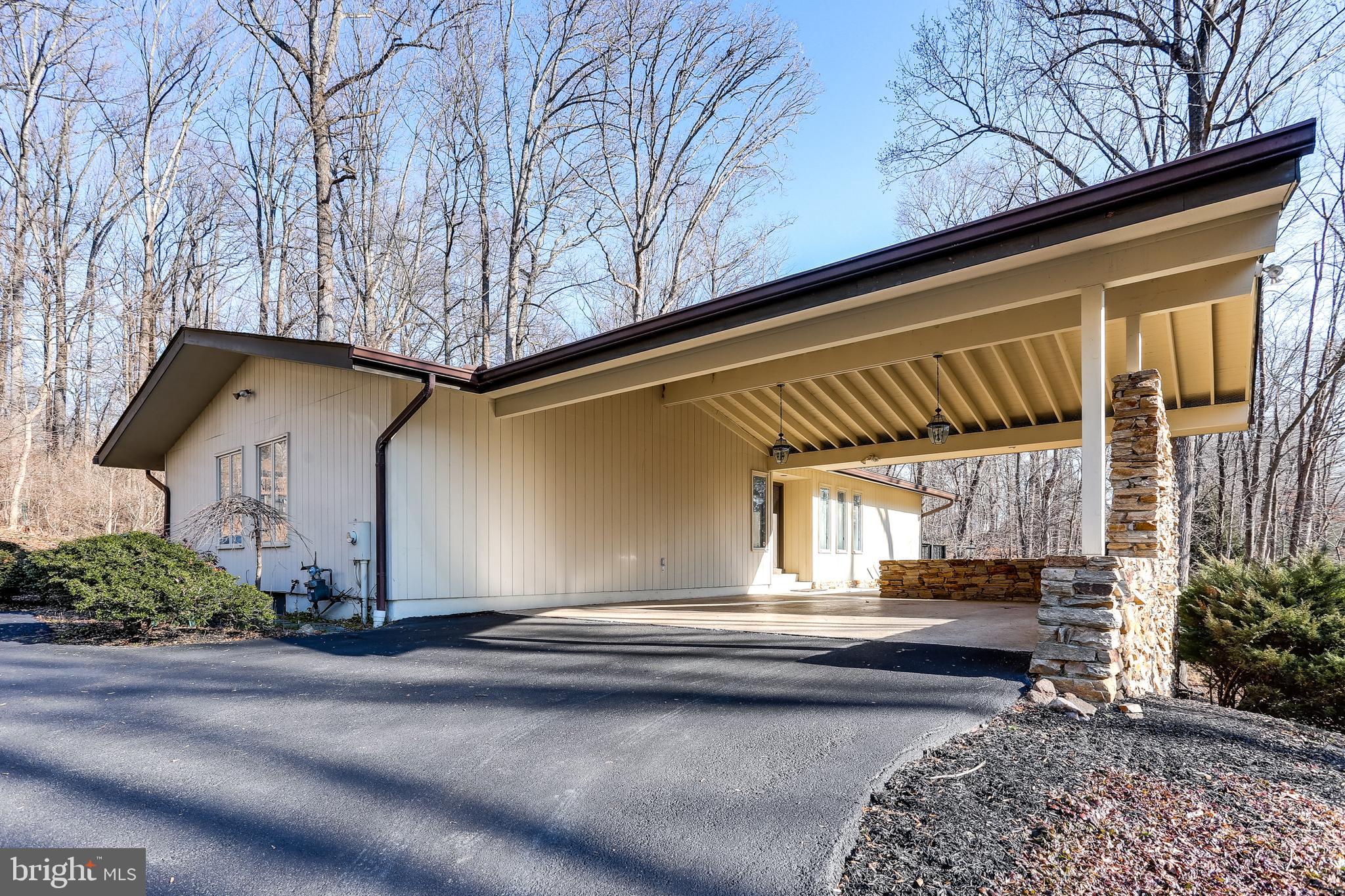 Exterior Main - Front