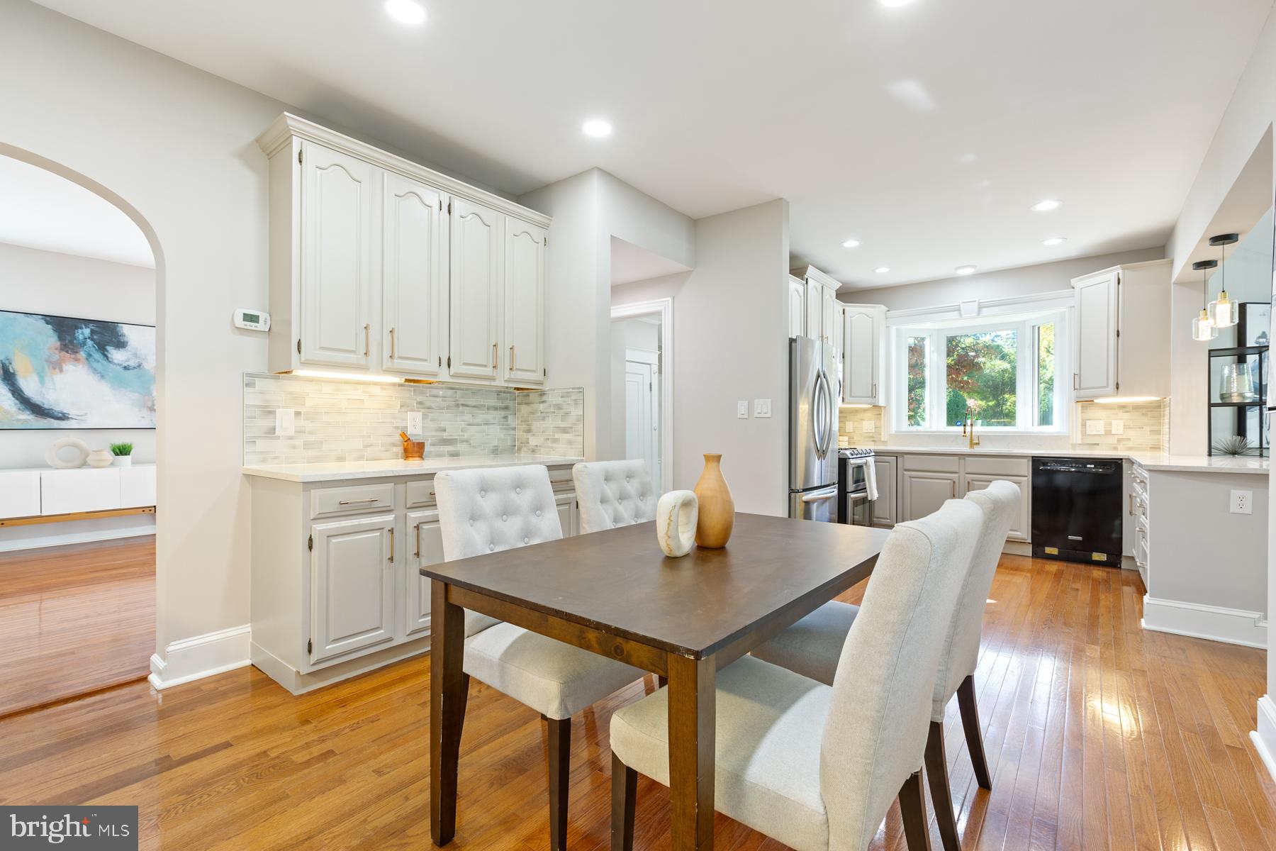 2646 Babcock Road Vienna, VA 22181 - Photo 24 of 52 Huge Breakfast Area