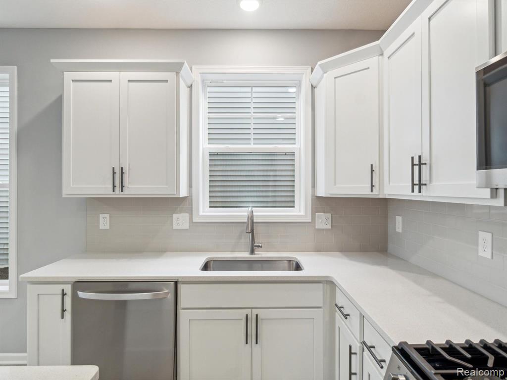 1705 Ashfield Street Howell, MI 48855 - Photo 27 of 54