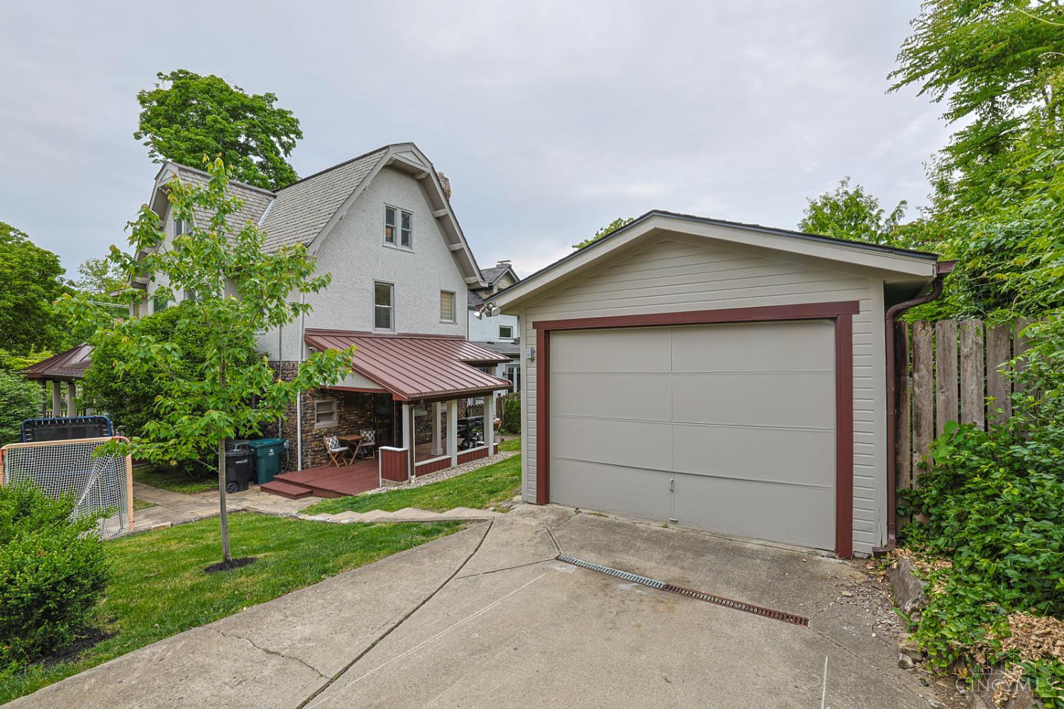 1308 Edwards Road Cincinnati, OH 45208 - Photo 47 of 52