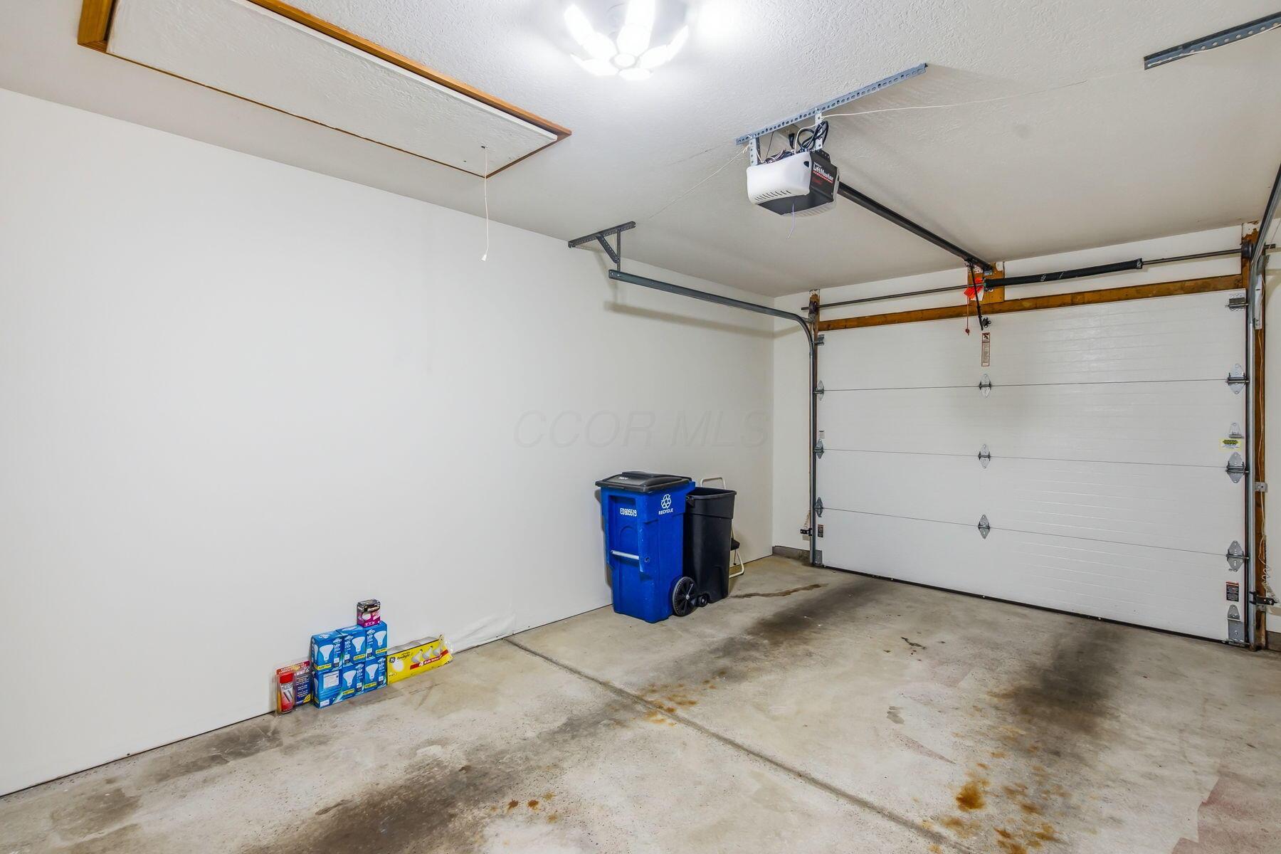 5831 Locbury Lane, Unit R Dublin, OH 43016 - Photo 29 of 35