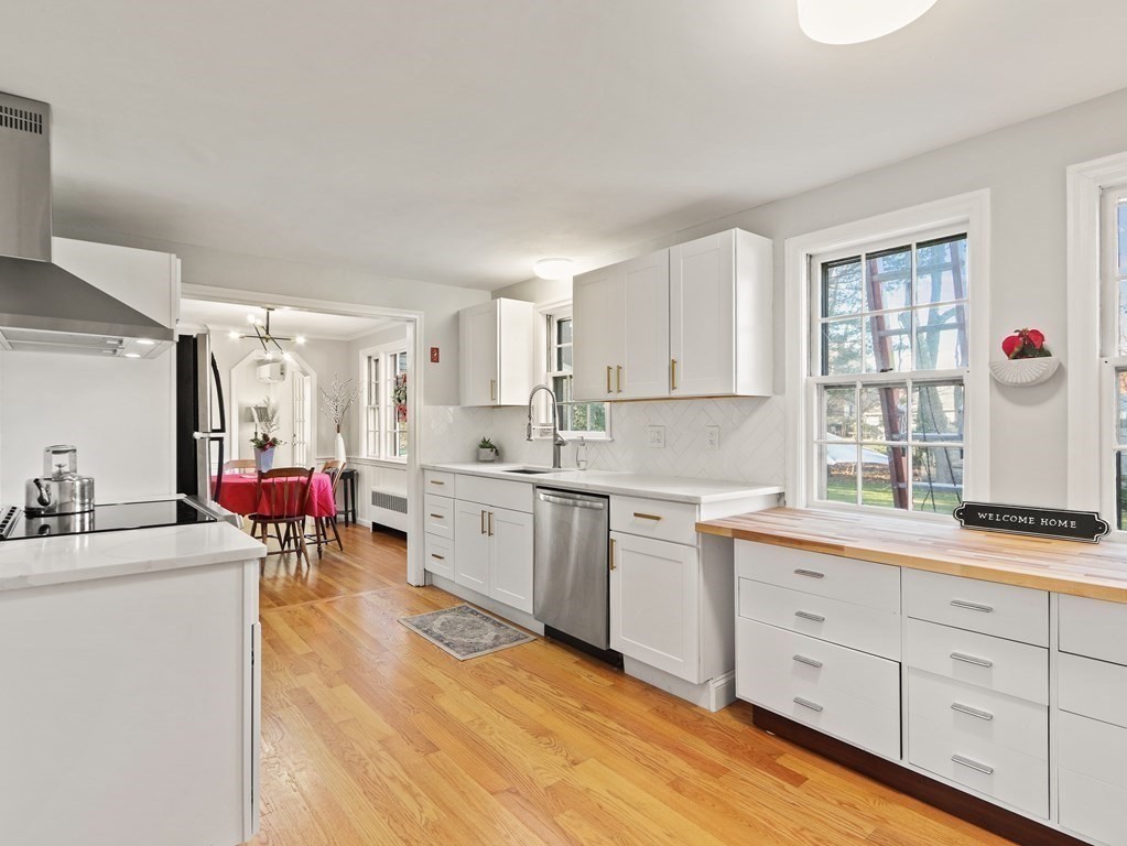 93 Meadowbrook Road Needham, MA 02492 - Photo 4 of 34