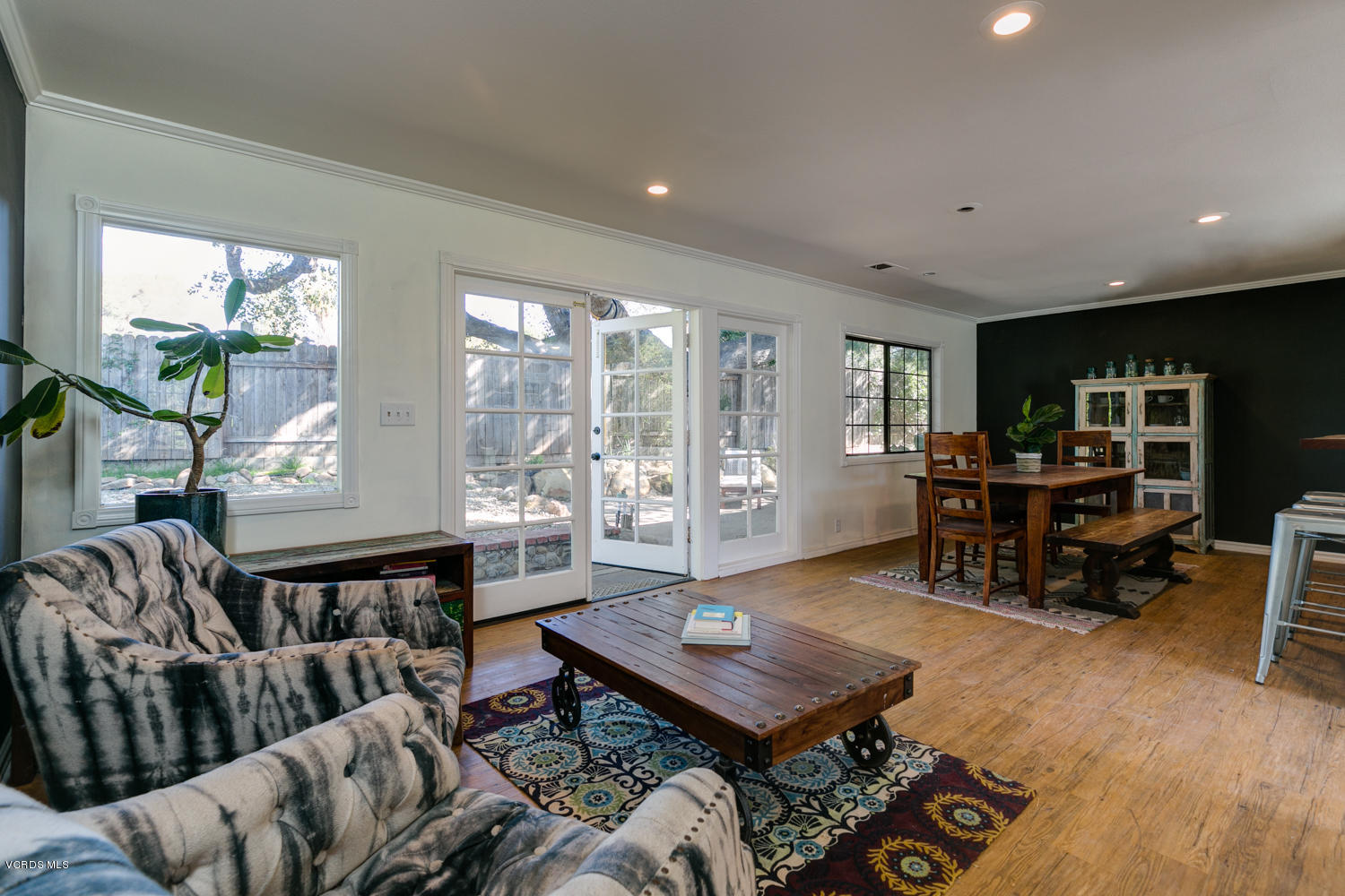 1111 Arcata Road Ojai, CA 93023 - Photo 7 of 27 Dining and Lounge