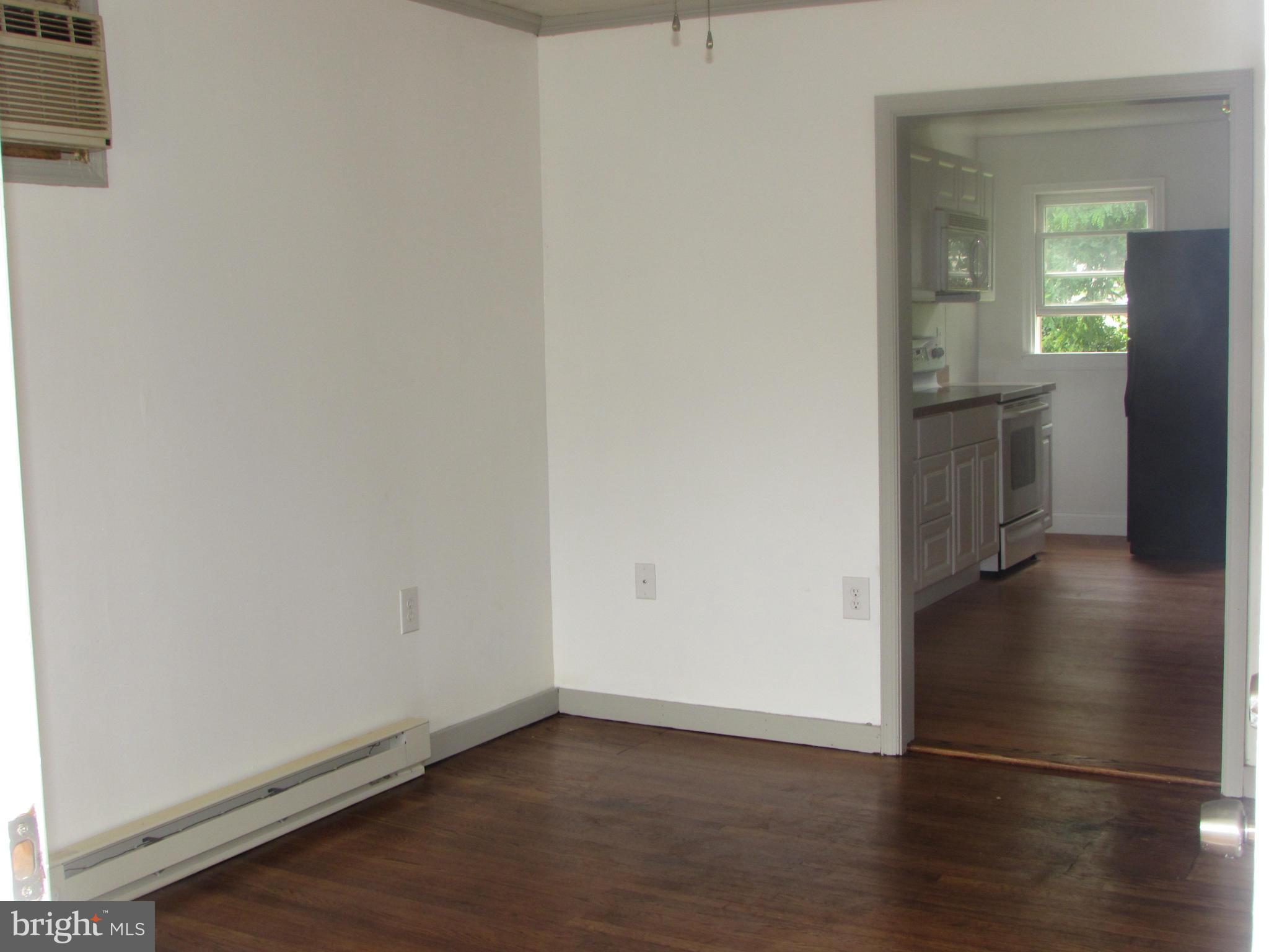 404 East 11th Avenue Ranson, WV 25438 - Photo 11 of 28 Living Room