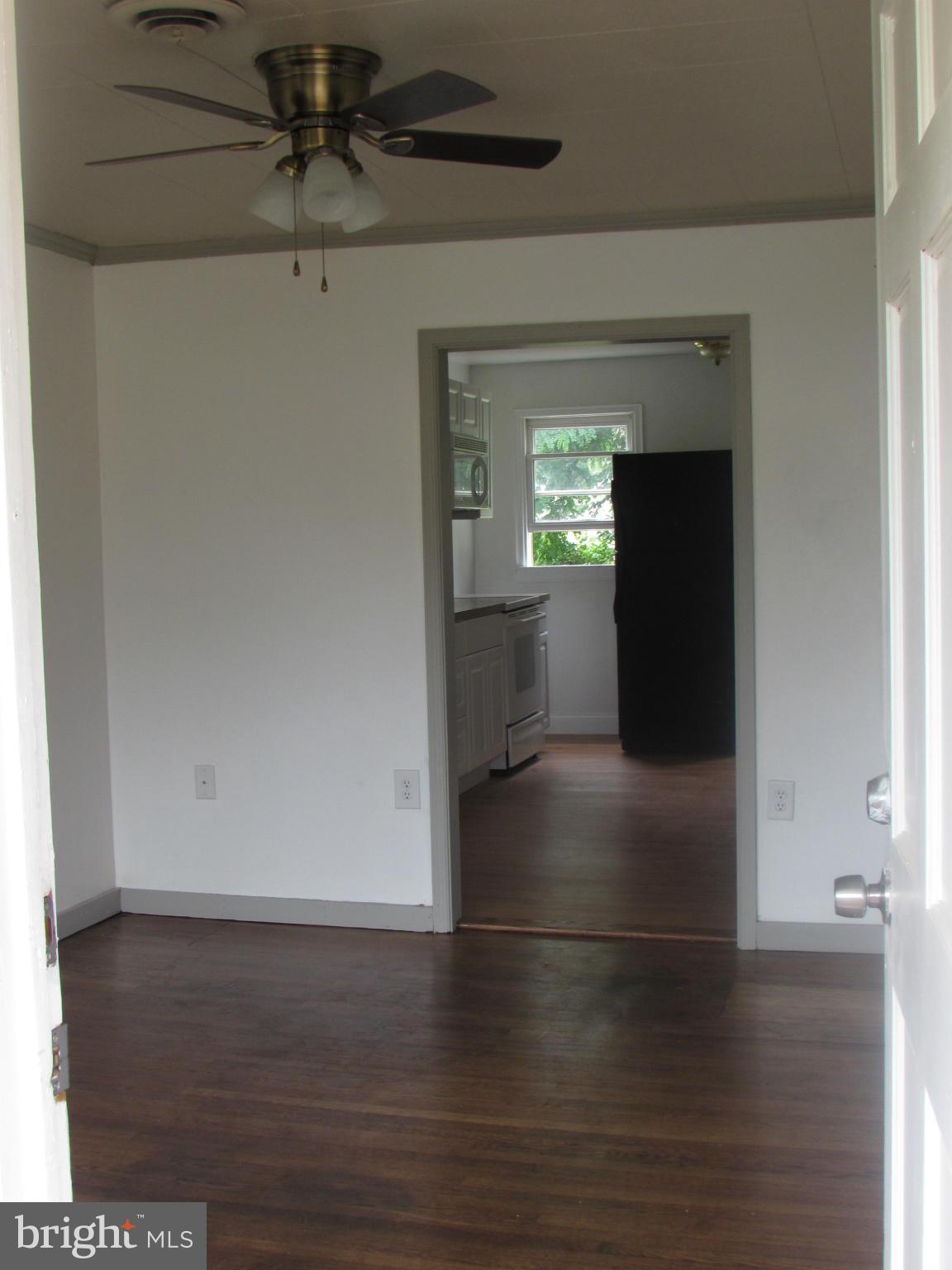 404 East 11th Avenue Ranson, WV 25438 - Photo 12 of 28 Living Room