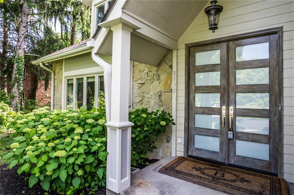 8939 Wickham Road Indianapolis, IN 46260 - Photo 3 of 41 Gallery Image 3