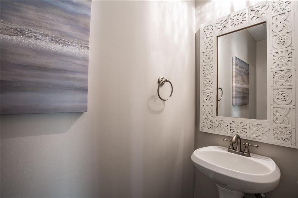8939 Wickham Road Indianapolis, IN 46260 - Photo 24 of 41 Gallery Image 24