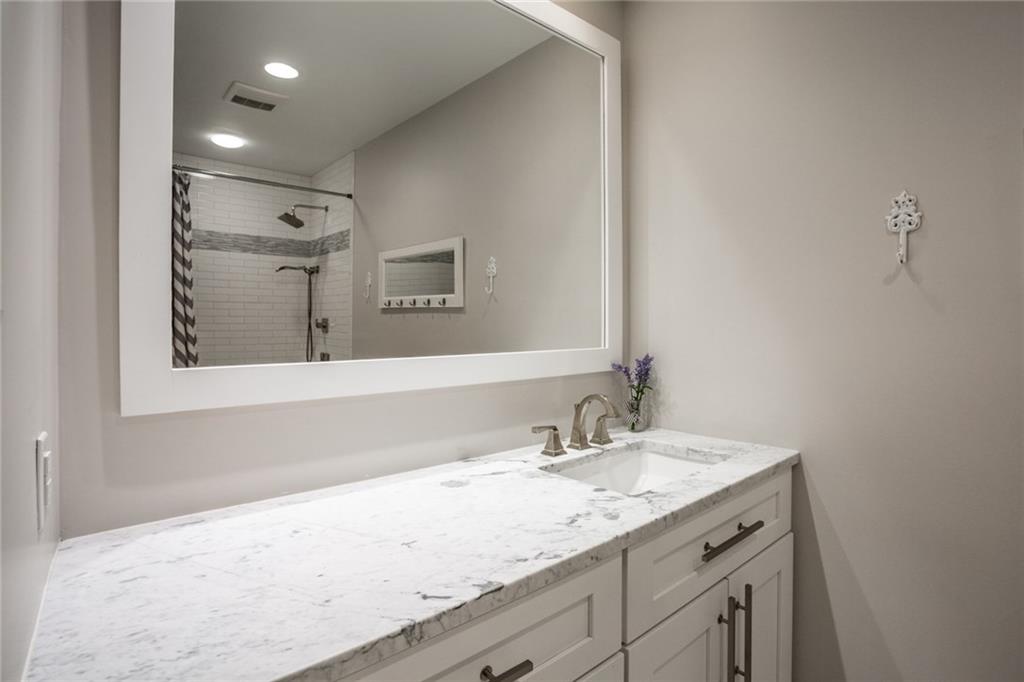8939 Wickham Road Indianapolis, IN 46260 - Photo 30 of 41 Gallery Image 30