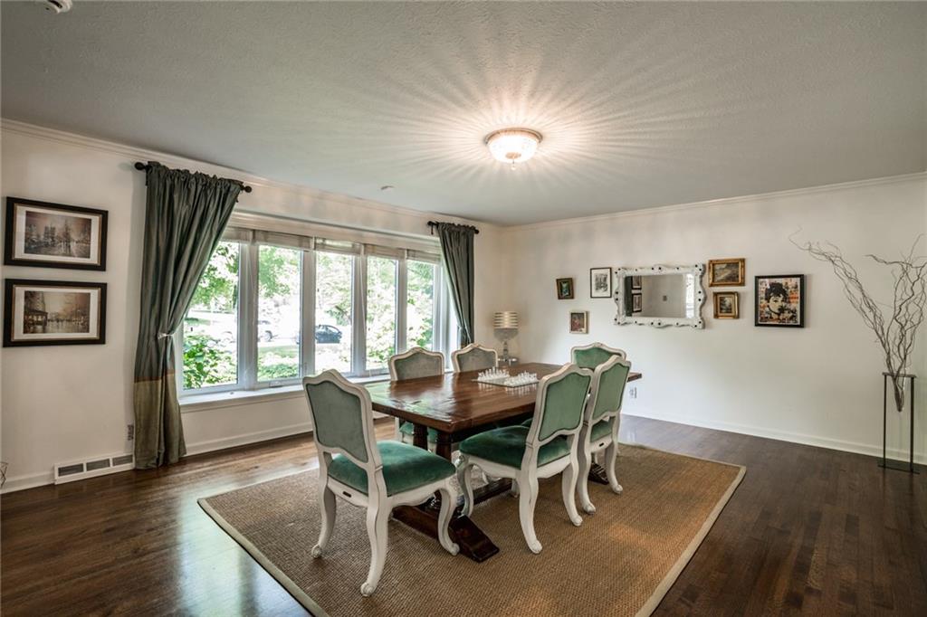 8939 Wickham Road Indianapolis, IN 46260 - Photo 5 of 41 Gallery Image 5