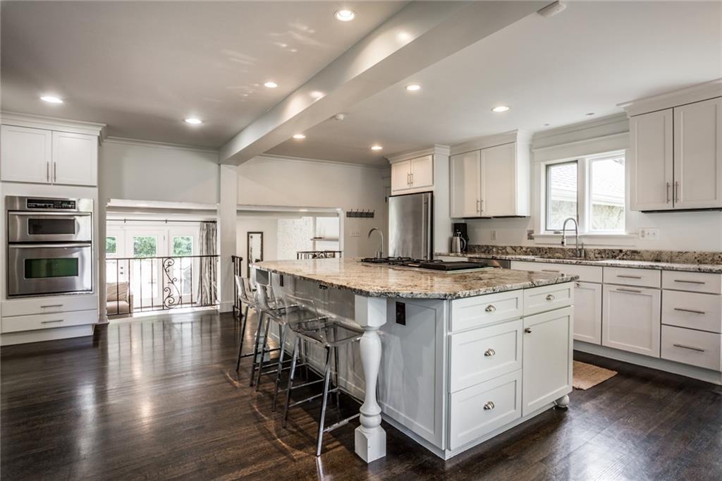 8939 Wickham Road Indianapolis, IN 46260 - Photo 9 of 41 Gallery Image 9