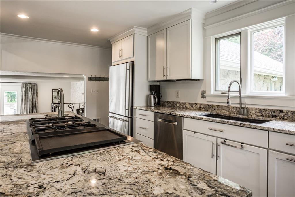 8939 Wickham Road Indianapolis, IN 46260 - Photo 10 of 41 Gallery Image 10