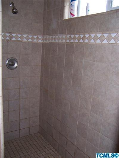 3250 North Anderson Road Exeter, CA 93221 - Photo 12 of 29 Master bath- walk in shower