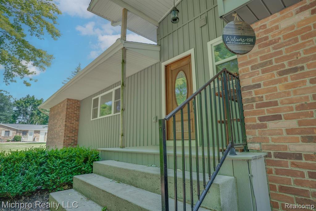 2110 Farnsworth Road Lapeer, MI 48446 - Photo 3 of 51