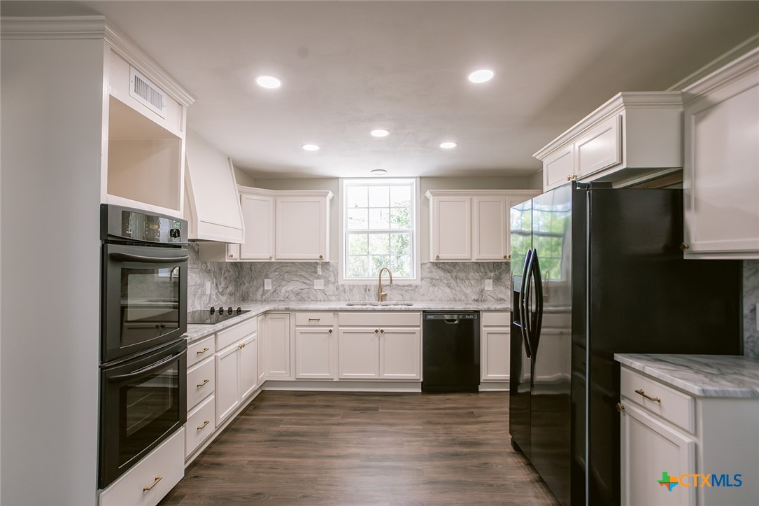 2807 Bluebonnet Street Victoria, TX 77901 - Photo 14 of 44