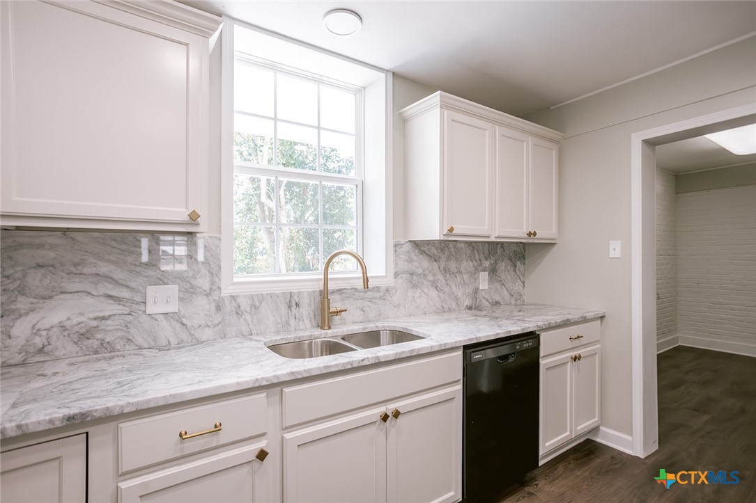 2807 Bluebonnet Street Victoria, TX 77901 - Photo 21 of 44