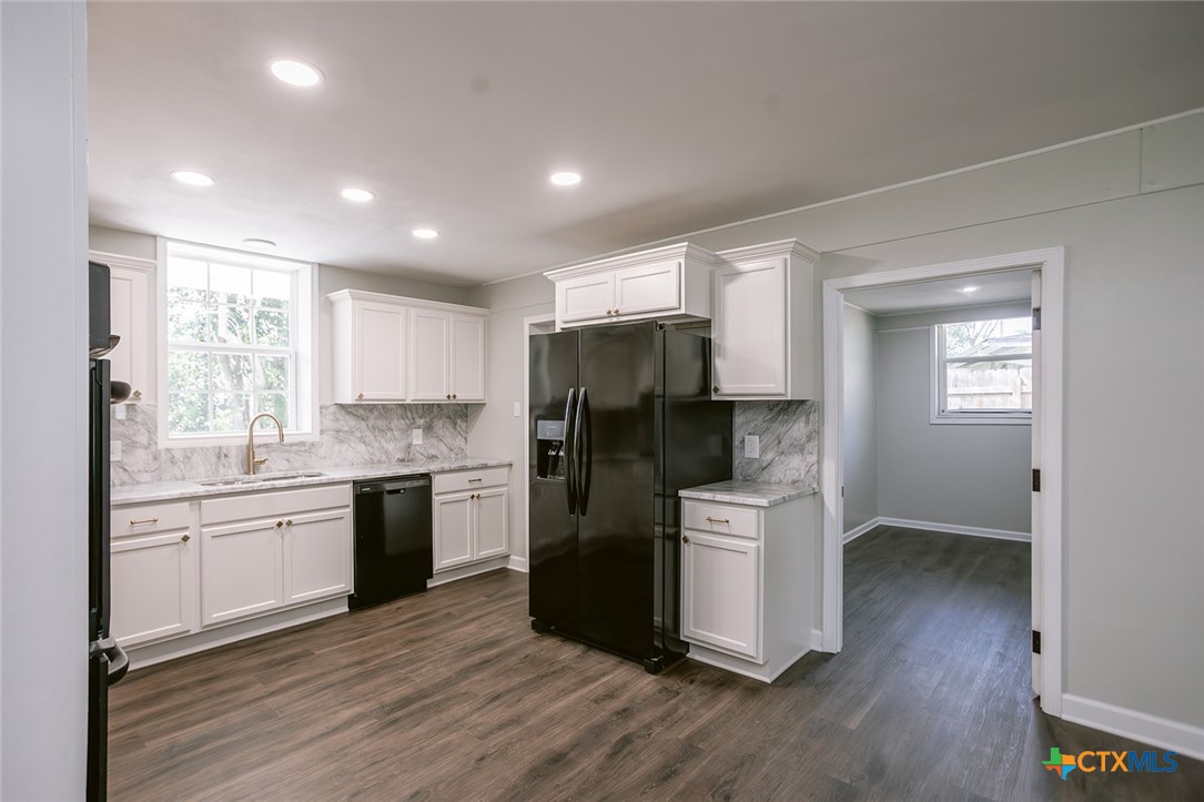 2807 Bluebonnet Street Victoria, TX 77901 - Photo 23 of 44