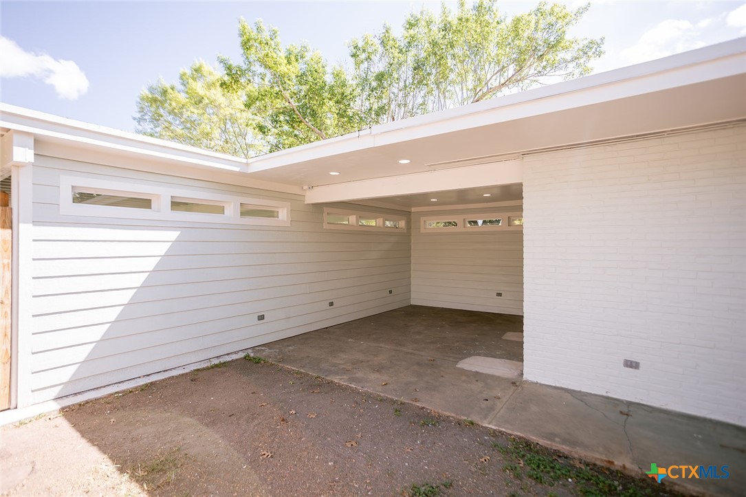 2807 Bluebonnet Street Victoria, TX 77901 - Photo 3 of 44