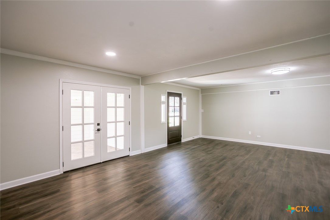 2807 Bluebonnet Street Victoria, TX 77901 - Photo 10 of 44