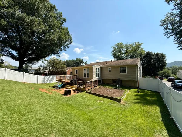 $295,000 | 3865 Meadowlark Road, Roanoke, VA 24018