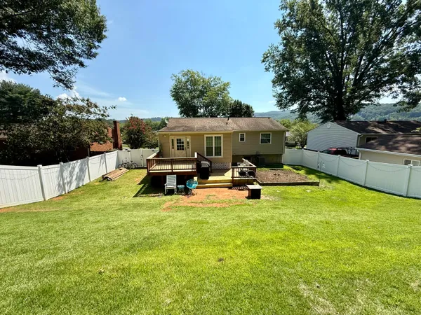 $295,000 | 3865 Meadowlark Road, Roanoke, VA 24018