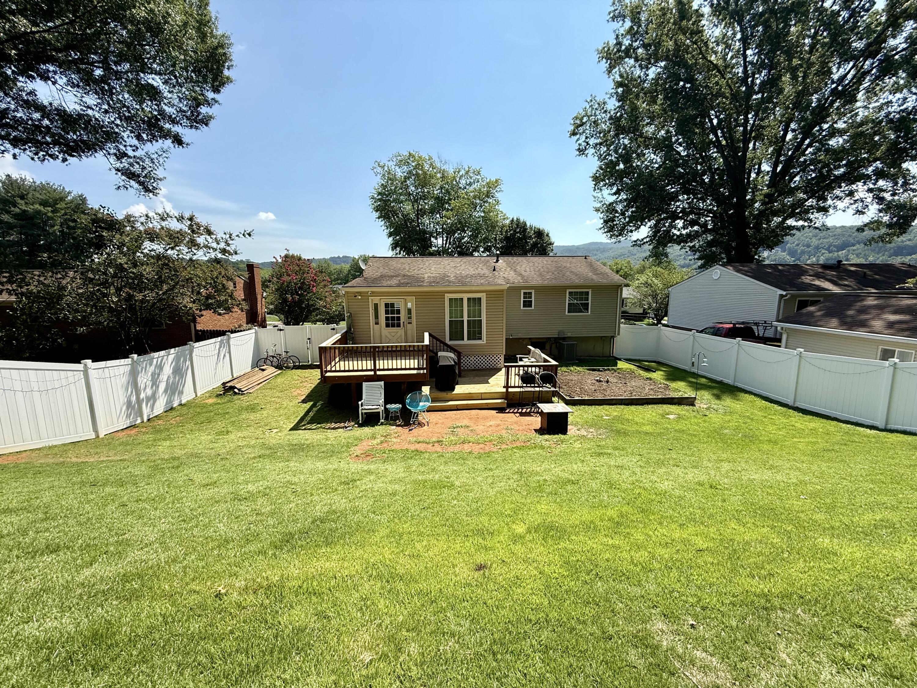 3865 Meadowlark Road Roanoke, VA 24018 - Photo 17 of 18 IMG_2056