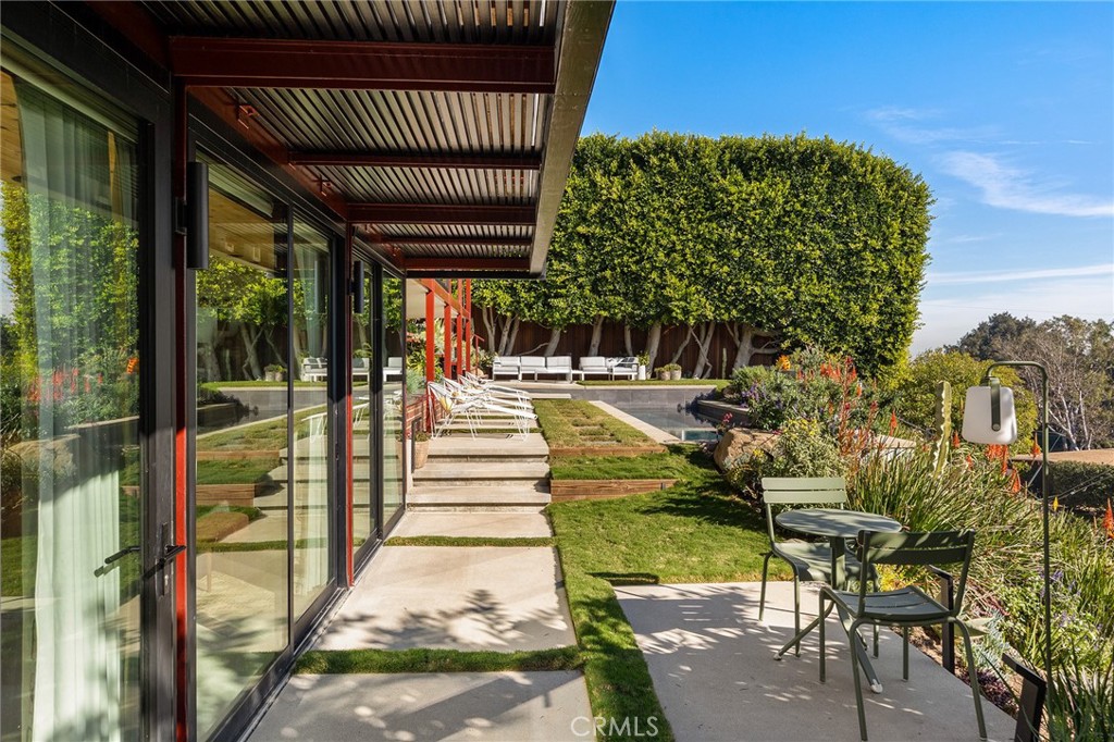 1515 North Tigertail Road Los Angeles, CA 90049 - Photo 31 of 33