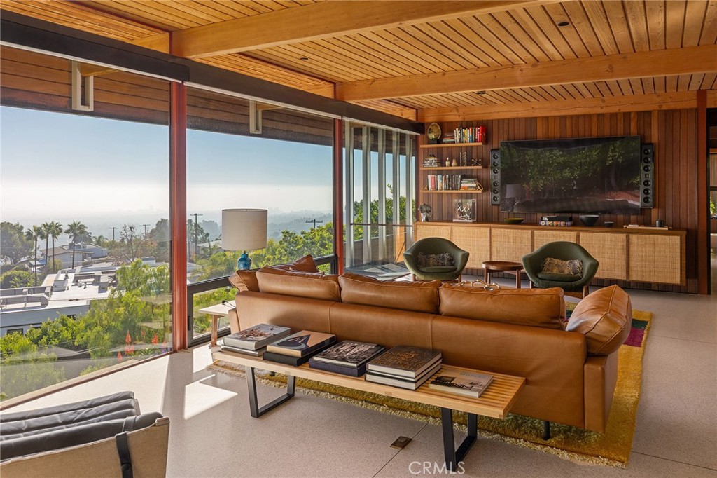 1515 North Tigertail Road Los Angeles, CA 90049 - Photo 10 of 33