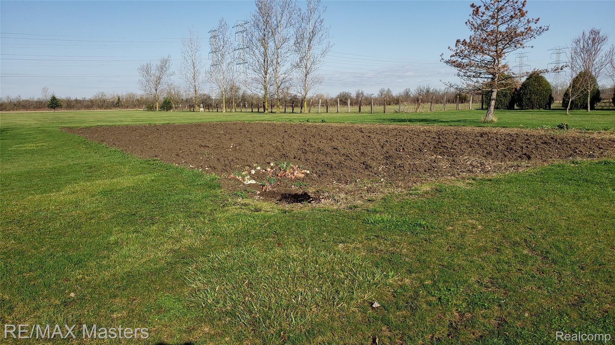 2466 Carleton West Road Carleton, MI 48117 - Photo 39 of 48 Garden