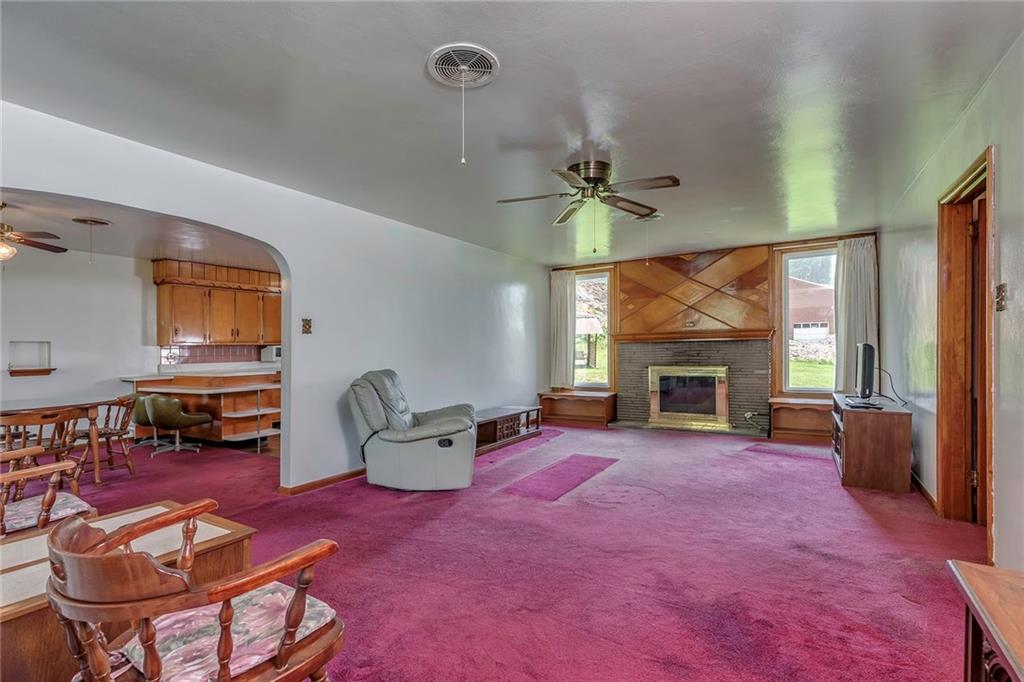1170 Reissing Road McDonald, PA 15057 - Photo 4 of 24 Large Living Room