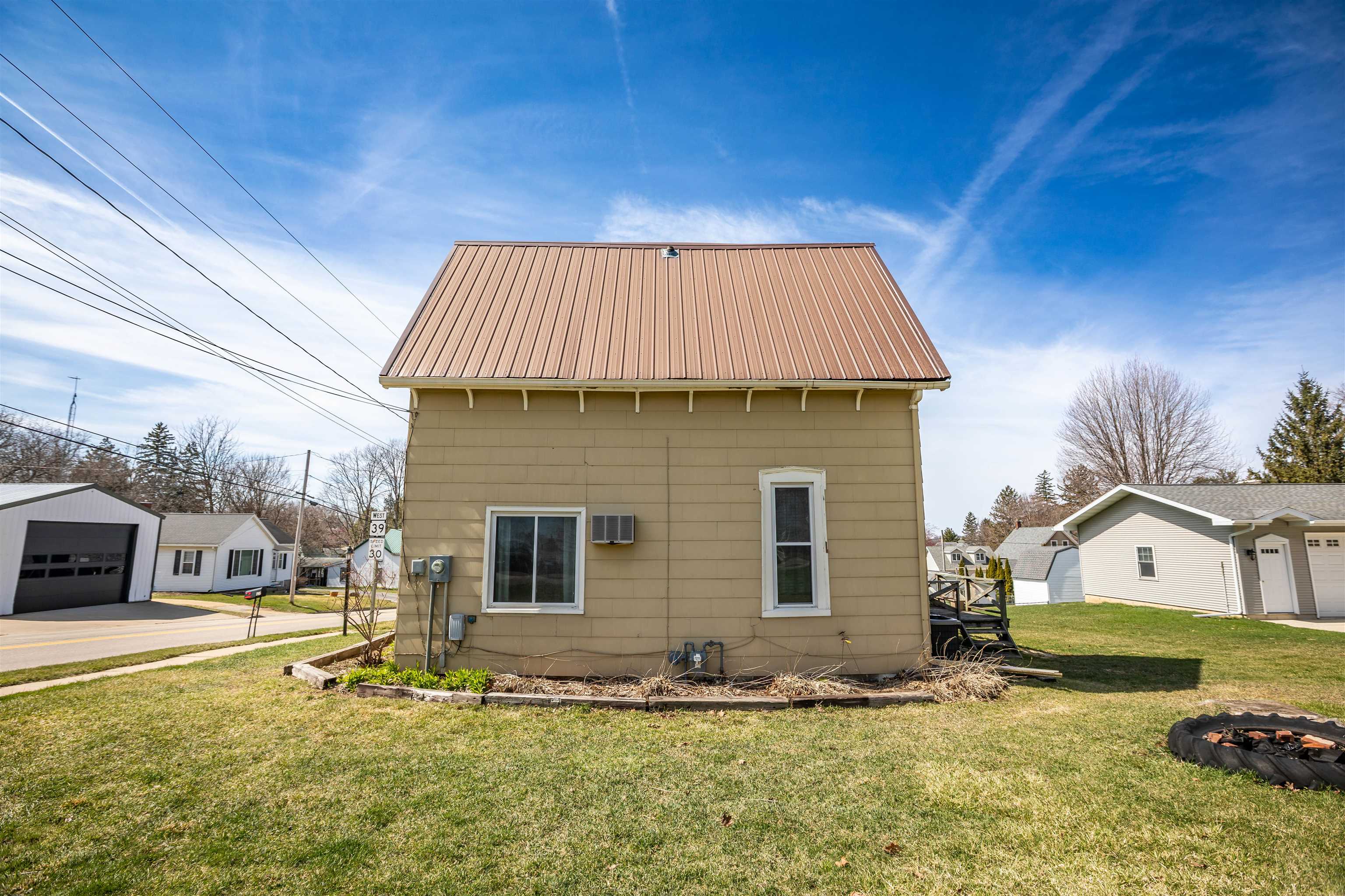 705 Fountain Street Mineral Point, WI 53565 - Photo 4 of 38