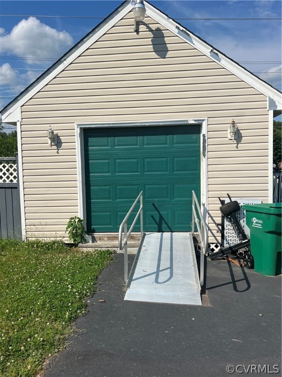 2720 Kinvan Road Henrico, VA 23231 - Photo 31 of 38 a view of outdoor space yard and patio