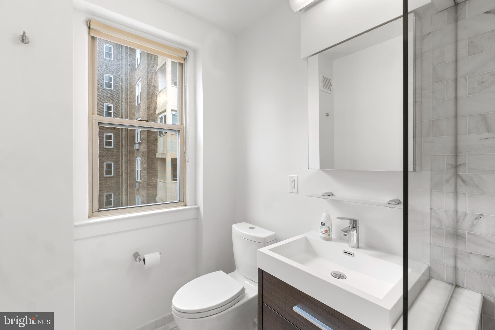 1910 Kalorama Road Northwest, Unit 406 Washington, DC 20009 - Photo 17 of 19