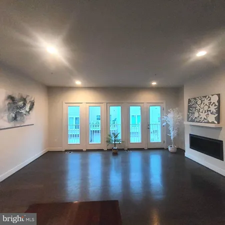 $3,900 | 932 King Farm Boulevard, Rockville, MD 20850