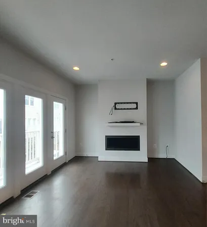 $3,950 | 932 King Farm Boulevard, Rockville, MD 20850