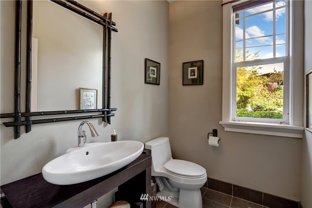 809 Southwest Crescent Road Normandy Park, WA 98166 - Photo 14 of 23 Gallery Image 14