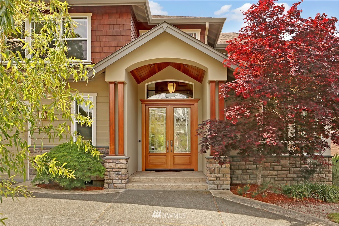 809 Southwest Crescent Road Normandy Park, WA 98166 - Photo 3 of 23 Gallery Image 3