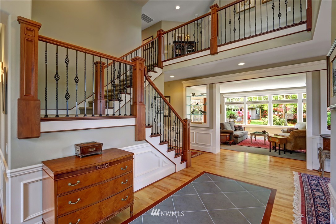 809 Southwest Crescent Road Normandy Park, WA 98166 - Photo 5 of 23 Gallery Image 5