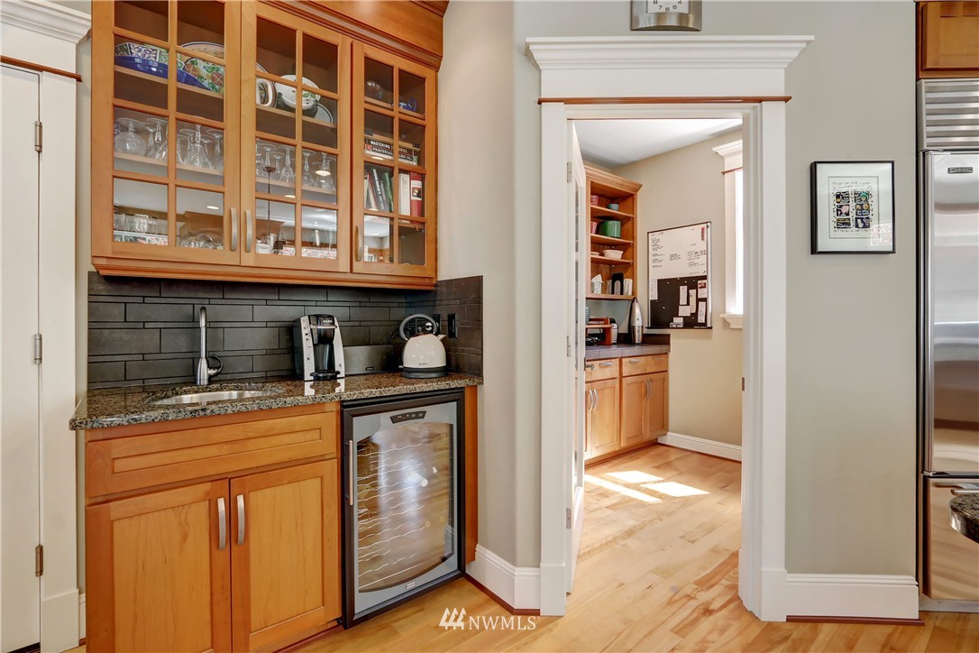 809 Southwest Crescent Road Normandy Park, WA 98166 - Photo 8 of 23 Gallery Image 8