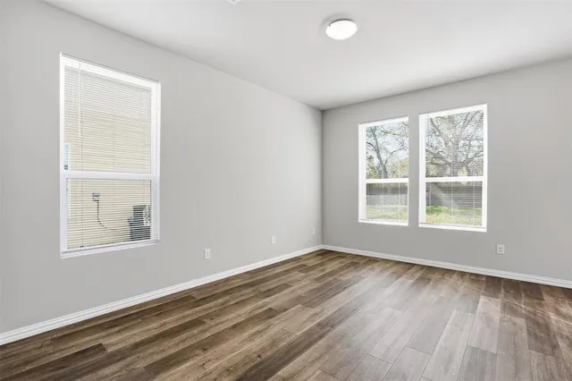 $1,950 | 303 Eastland Street, Cleburne, TX 76031