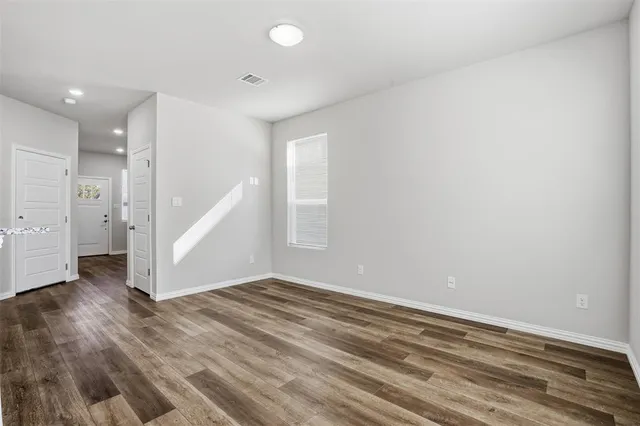 $1,950 | 303 Eastland Street, Cleburne, TX 76031