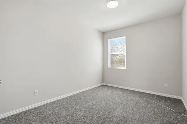 $1,950 | 303 Eastland Street, Cleburne, TX 76031