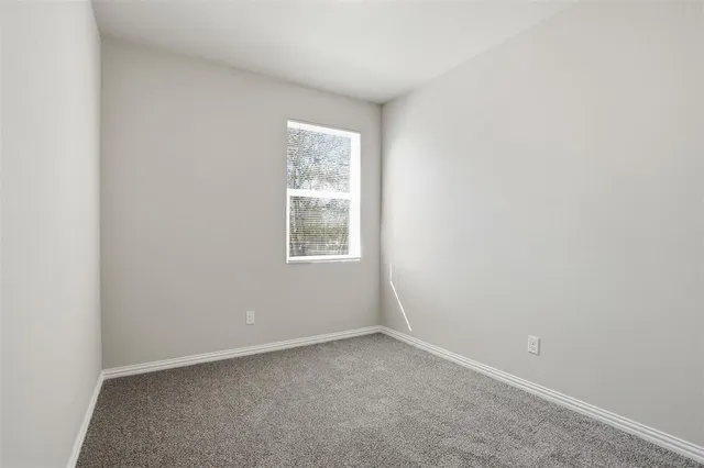 $1,950 | 303 Eastland Street, Cleburne, TX 76031