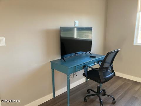8683 East Commons Circle, Unit 203 Prescott Valley, AZ 86314 - Photo 9 of 15 Granite 203 desk